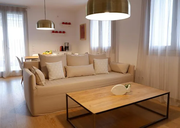 Tetrapolis Keos Semesterbostad *