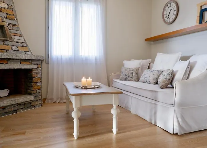 Tetrapolis Keos Semesterbostad